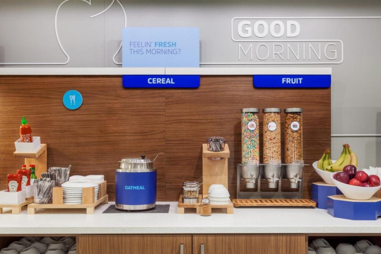 Holiday Inn Express & Suites Windsor East - Lakeshore By Ihg Tecumseh 외부 사진