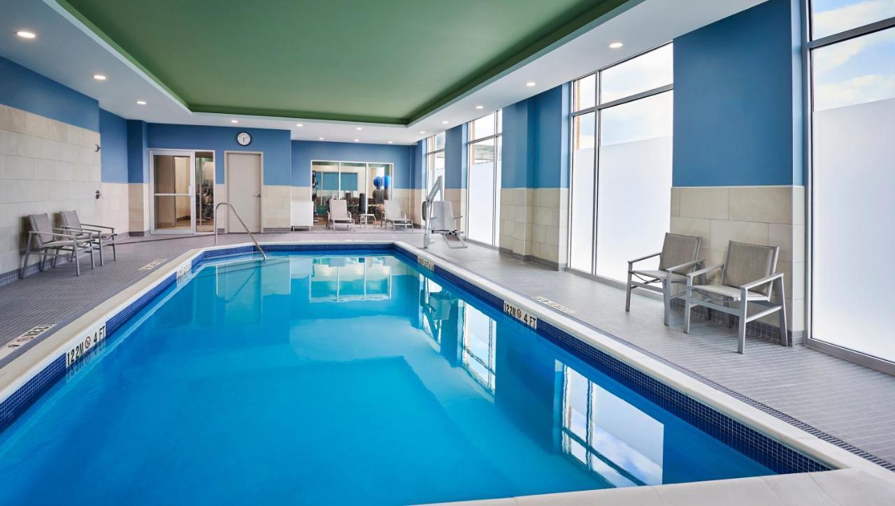 Holiday Inn Express & Suites Windsor East - Lakeshore By Ihg Tecumseh 외부 사진