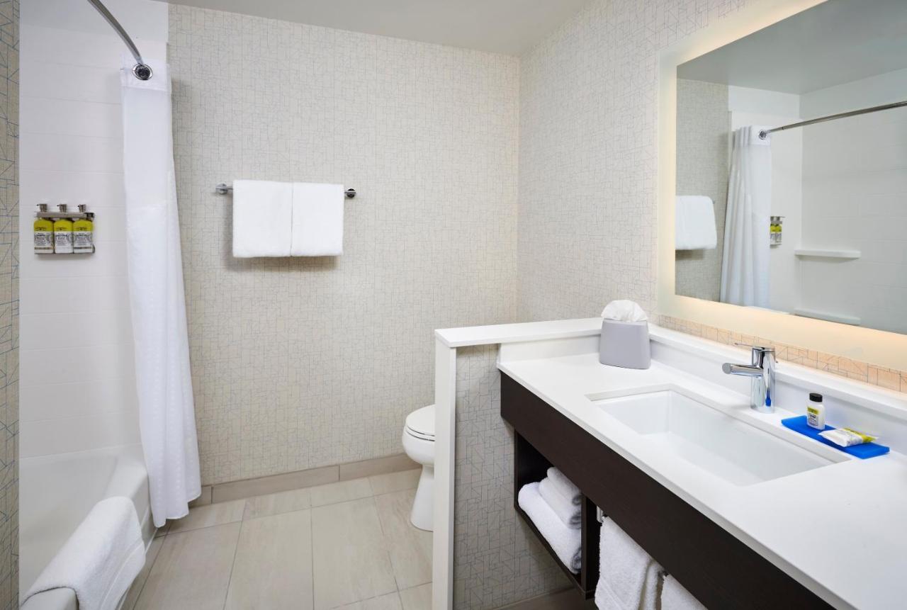 Holiday Inn Express & Suites Windsor East - Lakeshore By Ihg Tecumseh 외부 사진