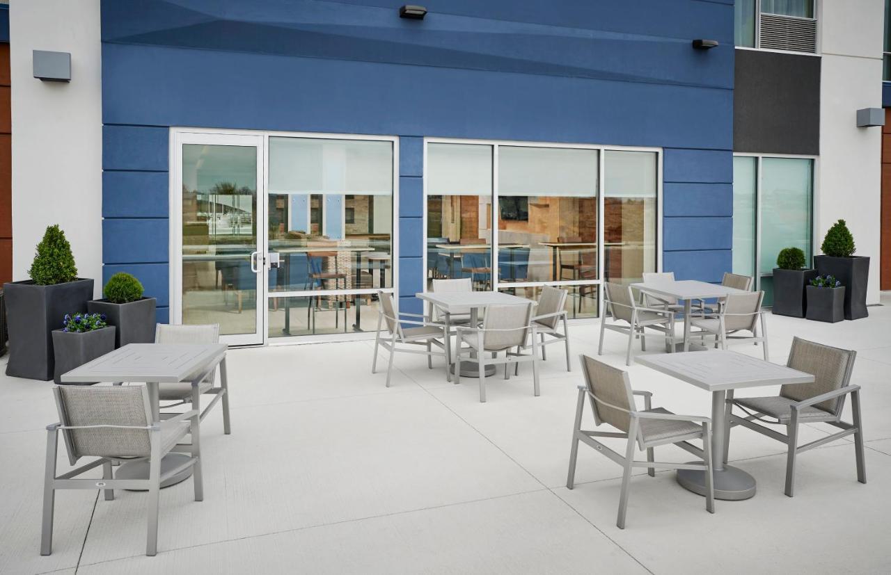 Holiday Inn Express & Suites Windsor East - Lakeshore By Ihg Tecumseh 외부 사진