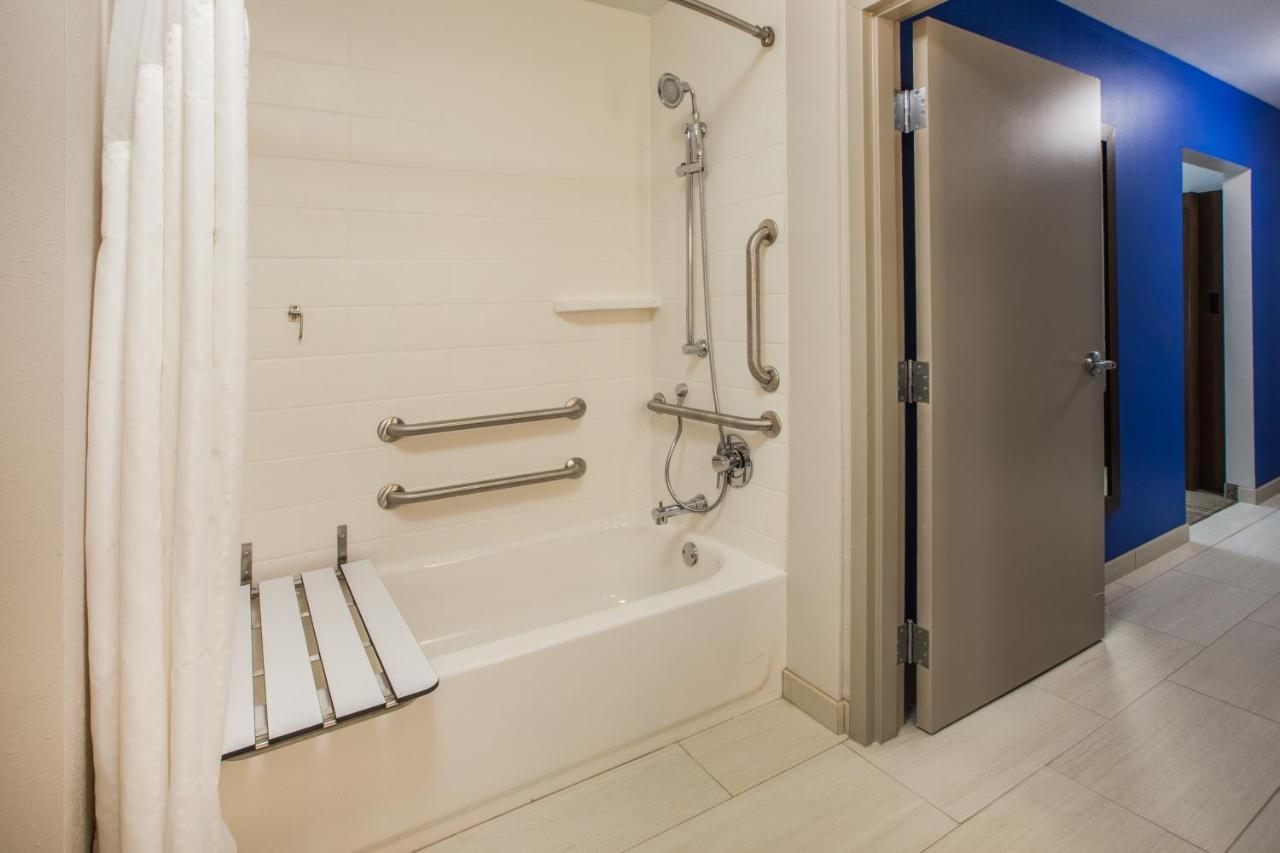 Holiday Inn Express & Suites Windsor East - Lakeshore By Ihg Tecumseh 외부 사진